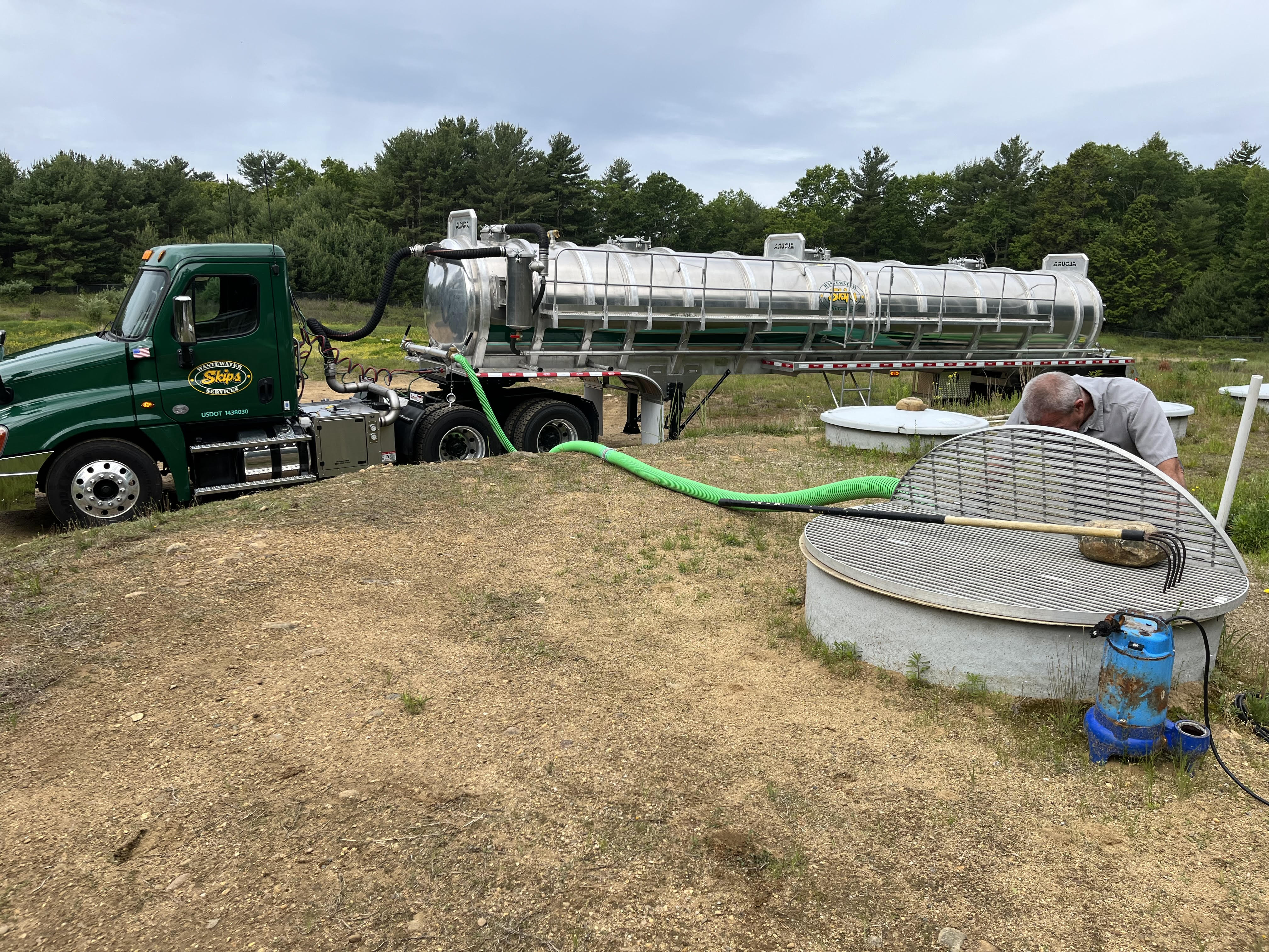 skips wastewater septic pumping commercial services